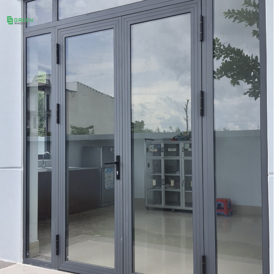 cửa đi 4 cánh mở quay nhôm xingfa