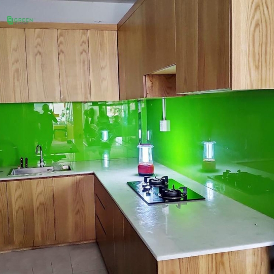 Kính bếp màu xanh lá